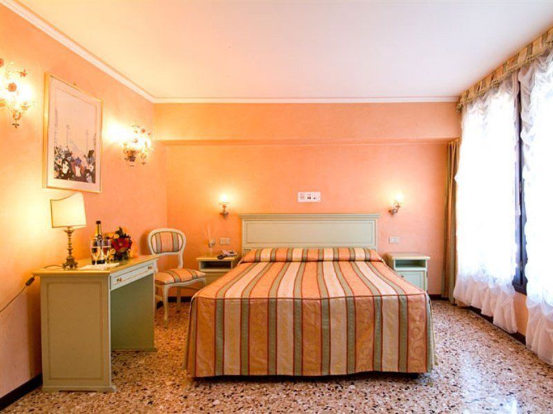 Hotel Firenze Venedig